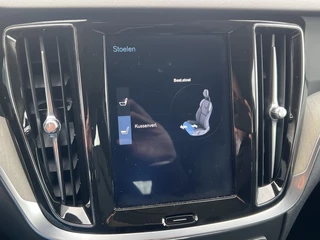 Volvo V60 Navigatie Sportstoelen Stoelverwarming Camera Elek. Bestuurderstoel Leder Trekhaak Dab Carplay NL Auto 1e Eigenaar Plug in Hybride BTW Auto - afbeelding nr 22