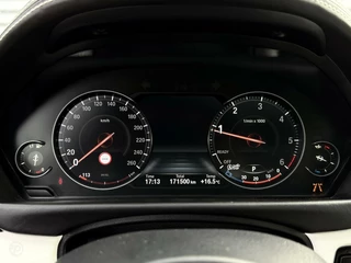 BMW 3 Serie BMW 3-serie Touring 320d High Executive M Sport Panoramadak Trekhaak HUD LED ACC Individual Shadow Line Camera 19