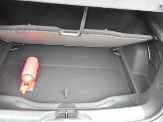 Fiat 600 Fiat 600 1.2 Hybrid 100 La Prima - afbeelding nr 9