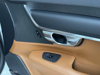 Volvo V90 Volvo V90 Cross Country 2.0 D4 AWD Geartronic-8 /Pilot Assist/Aut.inparkeren/Trekhaak/Adap CC/Winterline/21inch/Dealer onderhouden. - afbeelding nr 26