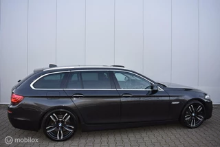 BMW 5 Serie BMW 530d Touring HighEx Sophistograu Pano HUD Comfortstoelen LaneAss. Xenon 19