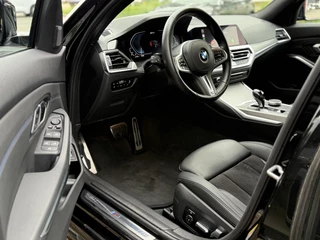 BMW 3 Serie BMW 3-serie Touring 330e High Executive M-Sport|HUD|Ad.Cruise|El.Trekhaak|HIFI|19