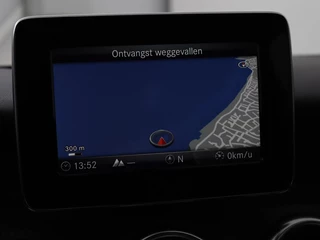 Mercedes-Benz A-Klasse Mercedes-Benz A-klasse 180 Urban | Stoelverwarming | Navigatie |  Sportstoelen | Half leder | Cruise control | Park Assist | Airco | Bluetooth - afbeelding nr 13