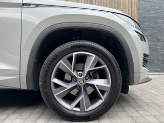 Škoda Kodiaq Skoda Kodiaq 1.5 TSI Sportline Automaat | Trekhaak uitklapbaar | Grootscherm navigatiesysteem | Stoelverwarming | Adaptieve cruise control | Dode hoek detectie | Canton HiFi | LED | Achteruitrijcamera | Parkeersensoren voor en achter - afbeelding nr 40