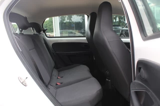 Volkswagen up! Volkswagen up! 1.0 BMT take up! / Airco / Radio / LED Dagrijverlichting / Elektr. ramen voor / Parrot - afbeelding nr 12