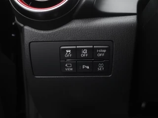 Mazda 2 Mazda 2 1.5 e-SkyActiv-G Homura Aka met Driver Assistance pakket en dakspoiler : dealer onderhouden - afbeelding nr 40