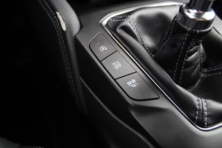 Ford Focus Ford Focus 1.0 EcoBoost 125PK Active Business | B&O | Trekhaak | Adaptieve Cruise | Navigatie | Camera - afbeelding nr 32