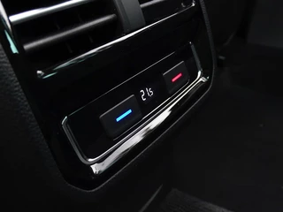 Volkswagen Passat Volkswagen Passat Variant TSI GTE 217PK DSG Highline / R-Line / LED - afbeelding nr 41