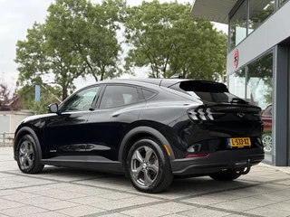 Ford Mustang Mach-E Ford Mustang Mach-E 75kWh | Trekhaak | Bang & Olufssen | 360 Camera | Panorama | - afbeelding nr 4
