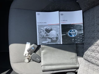 Toyota C-HR Toyota C-HR 1.8 Hybrid Team D AUT. | 1e eigenaar | navigatie | stoel/stuurverw. | camera | carplay | parkeersensoren - afbeelding nr 35