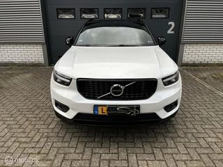 Volvo XC40 Volvo XC40 2.0 T5 AWD R-Design Intro Edition / SCHADE - afbeelding nr 2