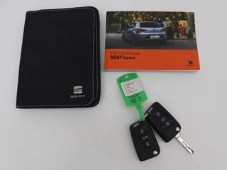 SEAT Leon SEAT Leon 1.5 TSI FR Ultimate Edition Black | Panoramadak |  Stoelverwarming | Adaptive cruise | Beats Audio | Sfeerverlichting | Carplay | Leder/Alcantara | Full LED | Virtual Cockpit | Keyless | Navigatie - afbeelding nr 12