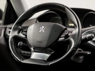 Peugeot 308 Automaat (PANORAMADAK, NAVIGATIE, LED KOPLAMPEN, CLIMATE, SPORTSTOELEN, GETINT GLAS, PARKEERSENSOREN, NIEUWE APK, NIEUWSTAAT) - afbeelding nr 18