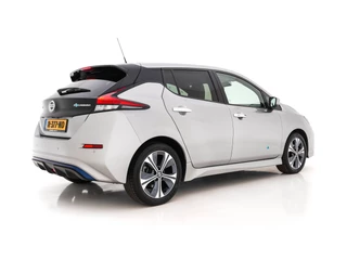 Nissan Leaf Nissan Leaf N-Connecta 40 kWh (INCL-BTW)  Aut. *ADAPTIVE-CRUISE | NAVI-FULLMAP | SURROUND-VIEW | CARPLAY | KEYLESS | BLIND-SPOT |  DIGI-COCKPIT | COMFORT-SEATS | DAB | ECC | PDC | HEATED-SEATS | 17