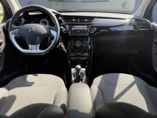 Citroën C3 Citroen C3 1.2 PureTech Exclusive 2e Eigenaar,Navi,Clima,Cruise,Bluetooth,PDC,Elek ramen,Lm velgen,N.A.P,APK tot 10-2025 - afbeelding nr 9