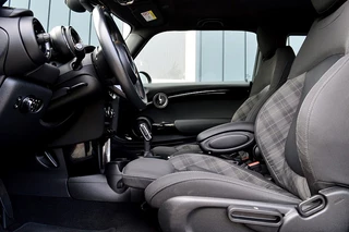 MINI Cooper Rijklaarprijs-Garantie Navigatie Led Sport Interieur 17 Inch Apple-Carplay Stuurverwarming - afbeelding nr 12