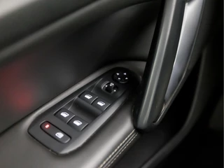 Peugeot 308 (PANORAMADAK, NAVIGATIE, CLIMATE, LEDER/ALCANTARA, CAMERA, LED KOPLAMPEN, SPORTSTOELEN, PARKEERSENSOREN, CRUISE, NIEUWE APK, NIEUWSTAAT) - afbeelding nr 23