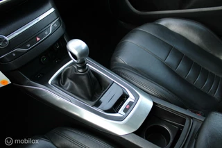Peugeot 308 Peugeot 308 SW 1.2 PureTech Blue Lease Premium 130 PK, Pano, Stoel verwarming, Pdc voor/achter + camera, Leder, App connect, Cruise, Donkerglas, Massage stoelen. - afbeelding nr 16