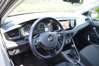 Volkswagen Polo Volkswagen Polo 1.0 TSI 95 pk Comfortline Business navi/pdc - afbeelding nr 2