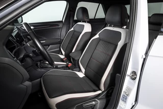 Volkswagen T-Roc Volkswagen T-Roc 2.0 TSI 190 PK 4Motion Sport - Automaat | Dig. Cockpit | Cruise Control | Stoelverw. | PDC | NAV + App. Connect | ECC | Afn. Trekhaak | LM 17