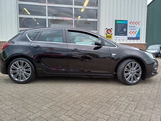 Opel Astra - afbeelding nr 2