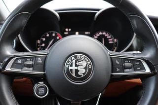 Alfa Romeo Giulia Alfa Romeo Giulia 2.0T TI/STOEL.STUUR.VERW/KEYLESS/ADAP.CRUISE/DODEHOEK - afbeelding nr 18