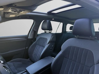 Škoda Superb Skoda Superb Combi 1.4 TSI Plug-in Hybride Trekhaak | Pano Dak | Lederen Interieur | Camera | Sfeerverlichting BTW Auto - afbeelding nr 6
