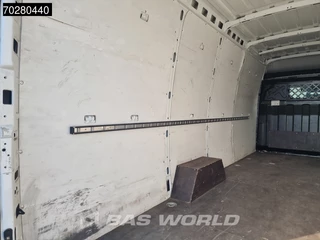 Iveco Daily Iveco Daily 35S16 Automaat L3H2 Camera Airco Parkeersensoren L4H2 16m3 Airco - afbeelding nr 8