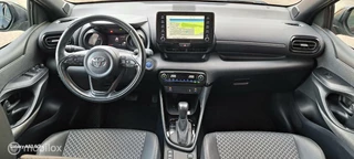 Toyota Yaris Toyota Yaris 1.5 Hybrid Launch Black Edition / Sportstoelen / FULL LED / 100% onderhouden - afbeelding nr 17