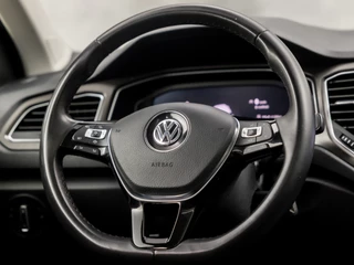 Volkswagen T-Roc 150Pk Automaat (PANORAMADAK, DIGITAL COCKPIT, APPLE CARPLAY, GROOT NAVI, SPORTSTOELEN, GETINT GLAS, CAMERA, LED KOPLAMPEN, DAB+, ADAPTIVE CRUISE, NIEUWSTAAT) - afbeelding nr 19