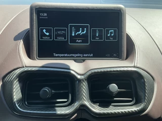 Aston Martin V8 Vantage Aston Martin V8 Vantage Roadster 4.0 360° Leer Sportzetels 21 Inch Xenon-Grey 10.487KM! - afbeelding nr 64