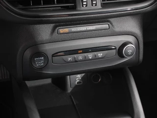 Ford Focus Ford Focus Wagon 1.0 125pk Hybrid Automaat ST Navigatie Climate control cruise control Carplay LM velgen Parkeersensoren Led Matrix koplampen - afbeelding nr 19