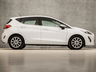 Ford Fiesta (APPLE CARPLAY, GROOT NAVI, CLIMATE, CAMERA, ADAPTIVE CRUISE, SPORTSTOELEN, CAMERA, PARKEERSENSOREN, LM VELGEN, NIEUWE APK, NIEUWSTAAT) - afbeelding nr 4
