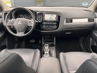 Mitsubishi Outlander Mitsubishi Outlander 2.0 PHEV Instyle+ 2e Eigenaar,Camera,Schuifdak,Navi,Leder,Stoelverwarming,Clima,Cruise,Lmv,Dealer Onderhouden,Apk tot 07-2025 - afbeelding nr 10