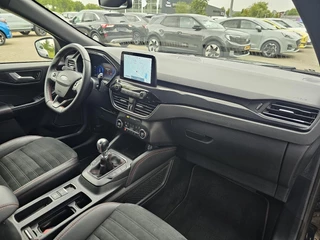 Ford Kuga Ford Kuga 1.5 EcoBoost ST-Line 150pk | Winter Pack | Camera | Navigatie | Half leder | Full led | Rode remklauwen - afbeelding nr 8