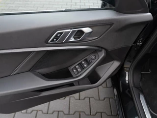 BMW 1 Serie BMW 1-serie 118i Automaat 140pk Executive Sport Edition | Carplay | Sportstoelen | Full LED - afbeelding nr 24