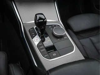 BMW 3 Serie BMW 3 Serie Touring 330e Business Edition Plus M-Sportpack (INCL-BTW) *PANO | VERNASCA-FULL-LEATHER | HEAD-UP | FULL-LED | DIGI-COCKPIT | NAVI-FULLMAP | HEATED-SPORTSEATS | HIFI-SOUND | CAMERA | AMBIENT-LIGHT | TOWBAR | 19''ALU* - afbeelding nr 13