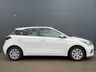Hyundai i20 Hyundai I20 1.0 T-GDI Comfort 1STE EIGENAAR | CAMERA | NAVI | CARPLAY | PDC | BTW | NWE APK - afbeelding nr 2