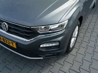 Volkswagen T-Roc Volkswagen T-Roc 1.0 TSI 116pk Style | Navigatie | Achteruitrijcamera | Winterpakket - afbeelding nr 32