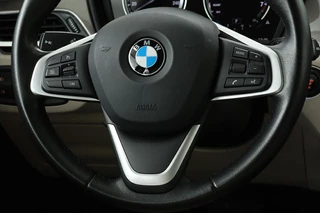 BMW X1 BMW X1 sDrive20i Orange Edition II | Leder |  Stoelverwarming | Head-Up | Full LED | Sportstoelen | Navigatie | Park Assist | Bluetooth - afbeelding nr 8