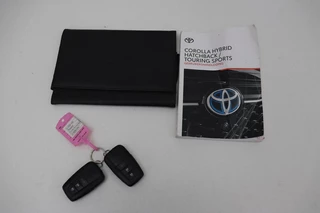 Toyota Corolla Toyota Corolla 2.0 Hybrid Premium | Leder | Head-Up |  Stoelverwarming | Trekhaak | Adaptive cruise | Matrix LED | Carplay | Keyless | Camera - afbeelding nr 22