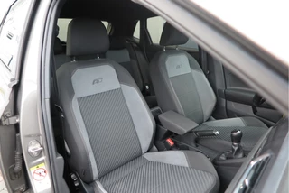 Volkswagen Polo Volkswagen Polo 1.0 TSI 116pk Highline Business 2xR-Line , Beats audio , PDC, Navi, Carplay, LMV, Cruisecontrol. dealer onderhouden. - afbeelding nr 34