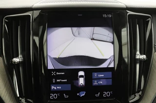 Volvo XC60 Volvo XC60 2.0 T6 Recharge AWD Inscription | Panoramadak |  Head-Up | Leder | Stoel & stuurverwarming | 360 camera | Harman/Kardon | Adaptive cruise | Full LED - afbeelding nr 18