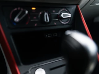 Volkswagen Polo Volkswagen Polo 1.0 TSI Beats Camera CarPlay Keyless Xenon - afbeelding nr 37
