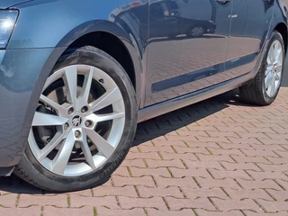 Škoda Octavia Škoda Octavia Combi 1.0 TSI Greentech Ambition Business | LED | Trekhaak | Navi | PDC | App-connect | - afbeelding nr 7
