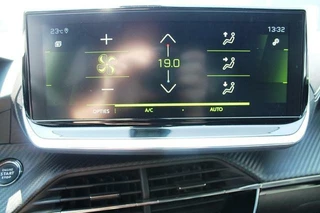 Peugeot 2008 Peugeot 2008 1.2 PureTech GT | Navi | Camera | Keryless - afbeelding nr 17