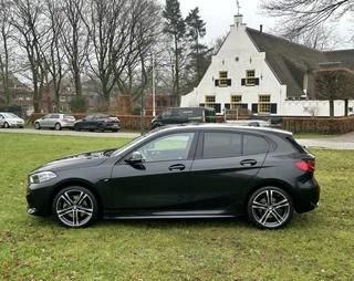 BMW 1 Serie BMW 118i Auto M-Sport NAP/Leder/Live Dashboard/Led/ M-pakket - afbeelding nr 2