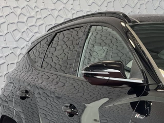 Hyundai Tucson Hyundai Tucson NIEUWE AUTO 1.6 T-GDI PHEV 252PK 4WD N-LINE SKY PANO. 360.CAMERA ELEK.KLEP ELEK.STOEL/GEHEUG.VERWARMD SUBWFR 19''LMV ZWARTE HEMEL HEADUP STOELKOELING STUURVERW. PLUG IN HYBRIDE - 5 JAAR GARANTIE - afbeelding nr 85