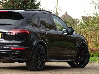 Porsche Cayenne Porsche Cayenne 3.0 S E-Hybrid 410PK / Porsche Sport Design / LED - afbeelding nr 46