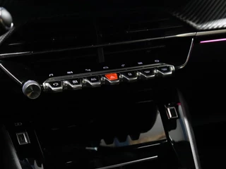 Peugeot 2008 Peugeot 2008 1.2 PureTech GT [APPLE CARPLAY, DIGITAL DASH, SFEERVERLICHTING, TREKHAAK AFNEEMBAAR, CAMERA, CLIMATE CONTROL, HALF LEDER, DODEHOEK DETECTOR, NAVIGATIE, NIEUWSTAAT] - afbeelding nr 16